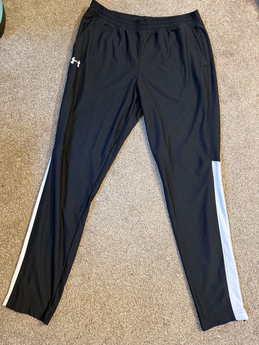 Under Armour men’s XL joggers sweatpants black